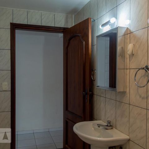 Casa à venda com 270m², 3 quartos e 3 vagas Casa à venda com 270m², 3 quartos e 3 vagasBanheiro 2