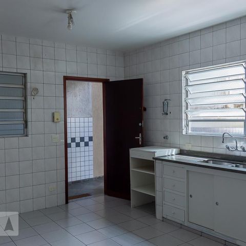 Casa à venda com 270m², 3 quartos e 3 vagas Casa à venda com 270m², 3 quartos e 3 vagasCozinha