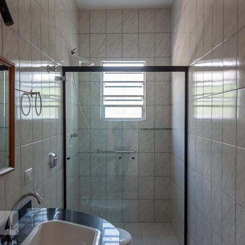 Casa à venda com 270m², 3 quartos e 3 vagas Casa à venda com 270m², 3 quartos e 3 vagasBanheiro 1
