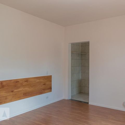 Casa à venda com 270m², 3 quartos e 3 vagas Casa à venda com 270m², 3 quartos e 3 vagasQuarto Suíte