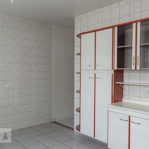 Casa à venda com 270m², 3 quartos e 3 vagas Casa à venda com 270m², 3 quartos e 3 vagasCozinha
