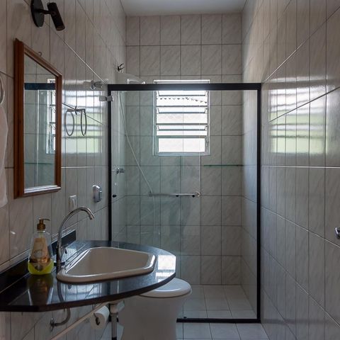 Casa à venda com 270m², 3 quartos e 3 vagas Casa à venda com 270m², 3 quartos e 3 vagasBanheiro 1