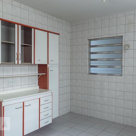 Casa à venda com 270m², 3 quartos e 3 vagas Casa à venda com 270m², 3 quartos e 3 vagasCozinha
