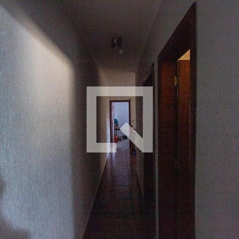 Casa à venda com 170m², 3 quartos e 2 vagasCorredor