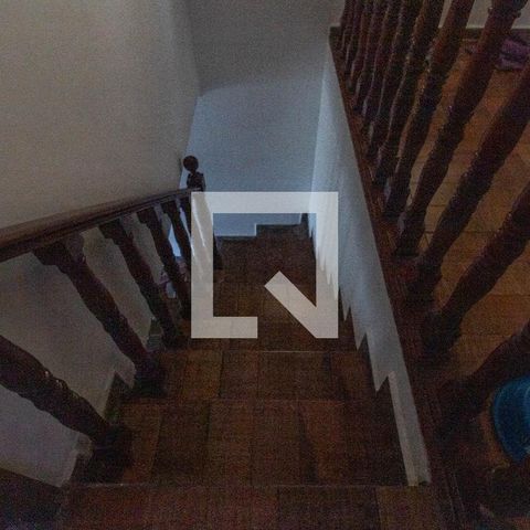 Casa à venda com 170m², 3 quartos e 2 vagasEscada