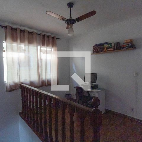 Casa à venda com 170m², 3 quartos e 2 vagasEscritório