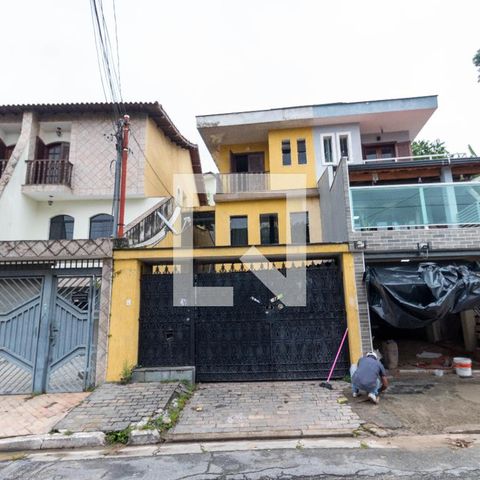 Casa à venda com 170m², 3 quartos e 2 vagasFachada