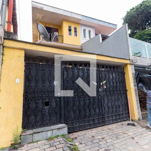 Casa à venda com 170m², 3 quartos e 2 vagasFachada