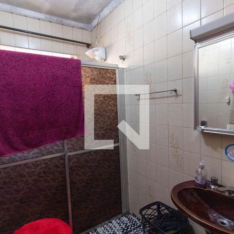 Casa à venda com 170m², 3 quartos e 2 vagasBanheiro 2