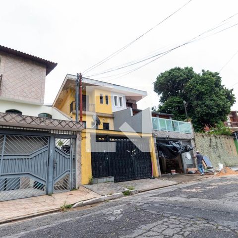 Casa à venda com 170m², 3 quartos e 2 vagasFachada