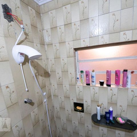 Casa à venda com 144m², 3 quartos e 2 vagasBanheiro