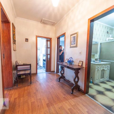 Casa à venda com 144m², 3 quartos e 2 vagasCorredor