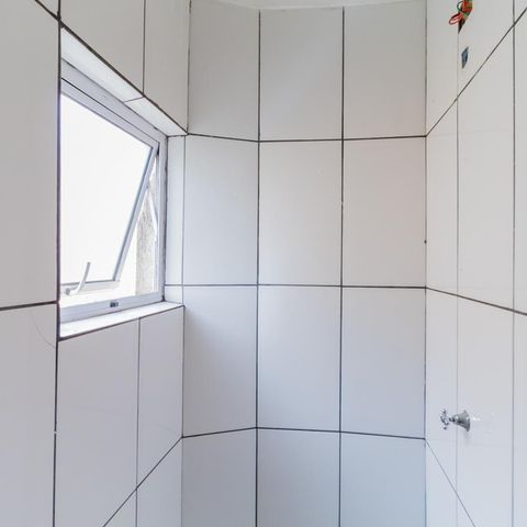 Casa de condomínio à venda com 66m², 2 quartos e 1 vagaDetalhe banheiro