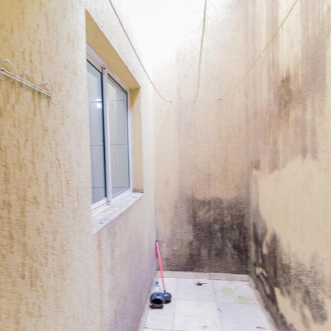 Casa de condomínio à venda com 66m², 2 quartos e 1 vagaÁrea de Serviço