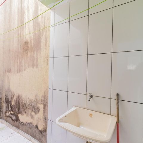 Casa de condomínio à venda com 66m², 2 quartos e 1 vagaÁrea de Serviço