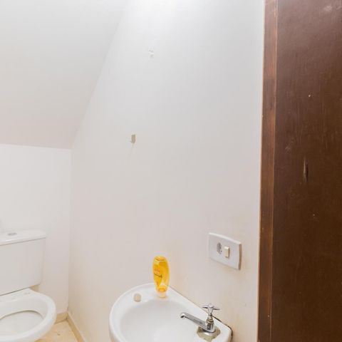 Casa de condomínio à venda com 66m², 2 quartos e 1 vagaLavabo