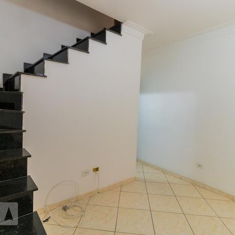 Casa de condomínio à venda com 66m², 2 quartos e 1 vagaSala