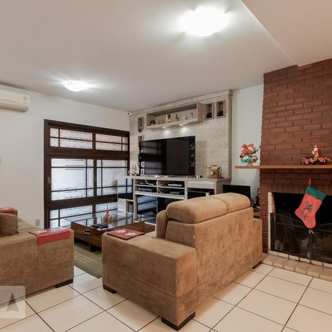Casa para alugar com 280m², 3 quartos e 2 vagasSala