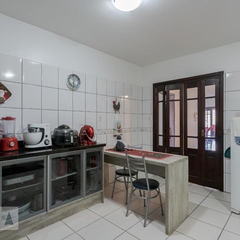 Casa para alugar com 280m², 3 quartos e 2 vagasCozinha