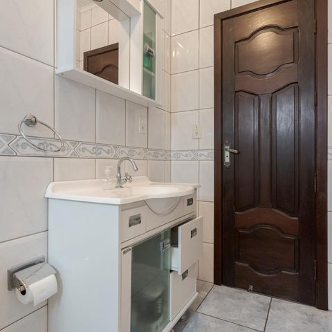 Casa para alugar com 280m², 3 quartos e 2 vagasBanheiro Social
