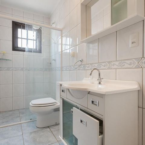 Casa para alugar com 280m², 3 quartos e 2 vagasBanheiro Social