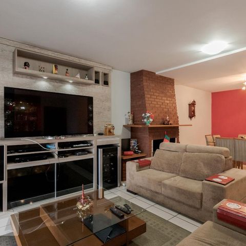 Casa para alugar com 280m², 3 quartos e 2 vagasSala