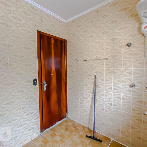 Casa à venda com 165m², 3 quartos e 2 vagasBanheiro