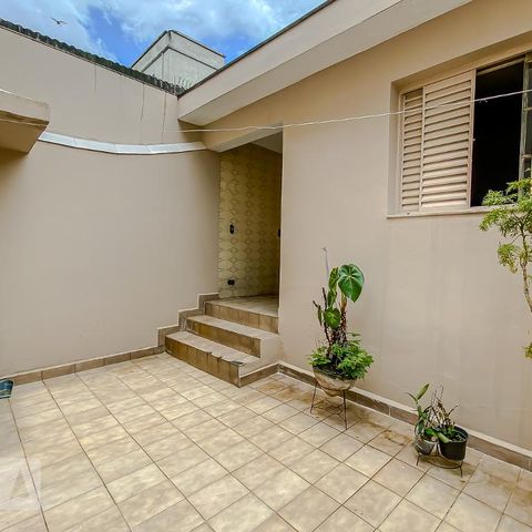 Casa à venda com 165m², 3 quartos e 2 vagasGaragem