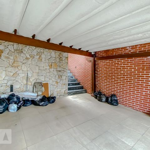 Casa à venda com 165m², 3 quartos e 2 vagasGaragem