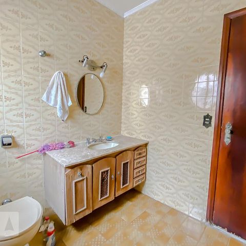 Casa à venda com 165m², 3 quartos e 2 vagasBanheiro