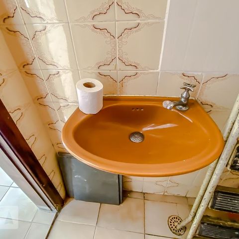 Casa à venda com 165m², 3 quartos e 2 vagasDetalhe Banheiro de Serviço