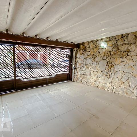 Casa à venda com 165m², 3 quartos e 2 vagasGaragem