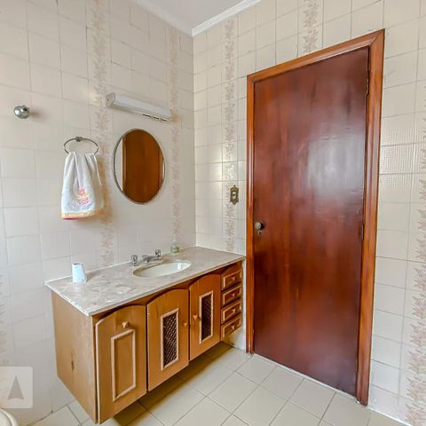 Casa à venda com 165m², 3 quartos e 2 vagasBanheiro da Suite