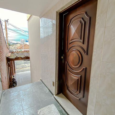 Casa à venda com 165m², 3 quartos e 2 vagasEntrada
