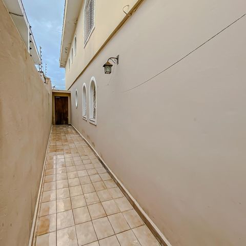 Casa à venda com 165m², 3 quartos e 2 vagasCorredor