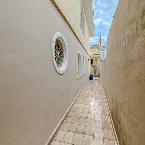 Casa à venda com 165m², 3 quartos e 2 vagasCorredor