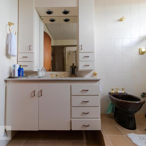Apartamento à venda com 192m², 4 quartos e 4 vagasBanheiro da Suíte 02