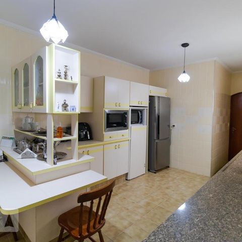 Apartamento à venda com 192m², 4 quartos e 4 vagasCozinha