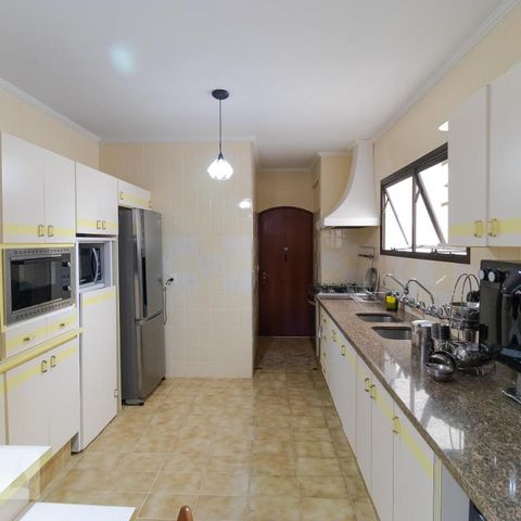 Apartamento à venda com 192m², 4 quartos e 4 vagasCozinha
