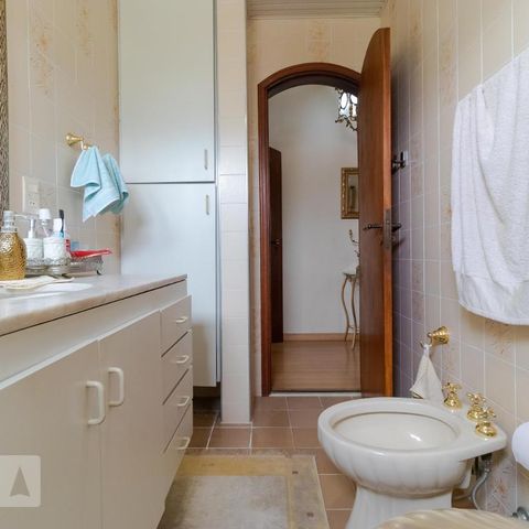 Apartamento à venda com 192m², 4 quartos e 4 vagasBanheiro