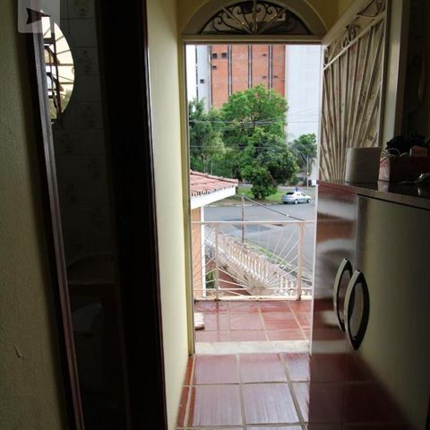 Casa para alugar com 250m², 5 quartos e 4 vagasCorredor (piso superior)