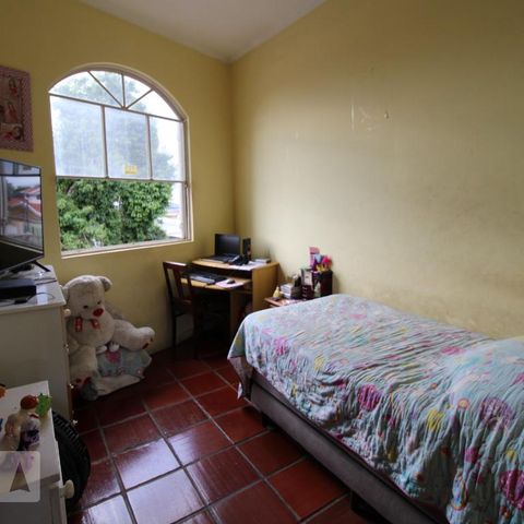 Casa para alugar com 250m², 5 quartos e 4 vagasQuarto 2 (piso superior)