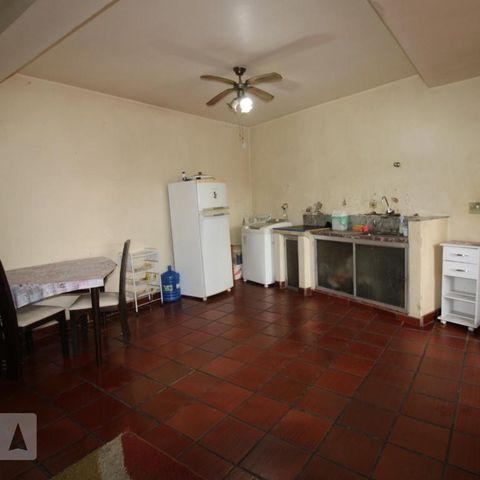 Casa para alugar com 250m², 5 quartos e 4 vagasGaragem interna e área de serviço