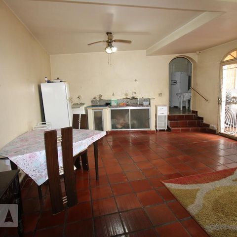 Casa para alugar com 250m², 5 quartos e 4 vagasGaragem interna e área de serviço
