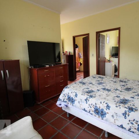 Casa para alugar com 250m², 5 quartos e 4 vagasSala Casa 2 (piso superior)