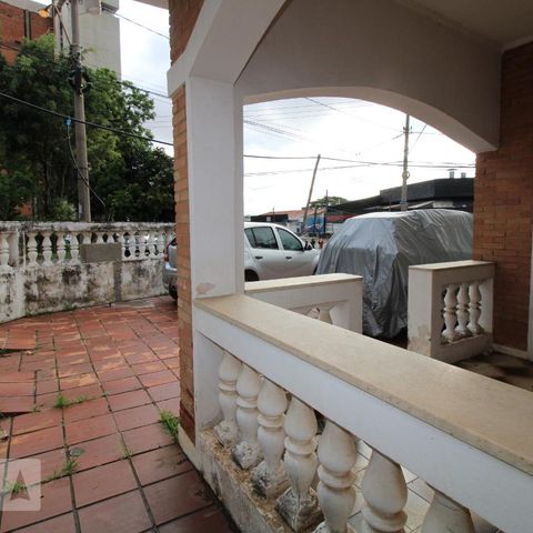 Casa para alugar com 250m², 5 quartos e 4 vagasCorredor lateral 1