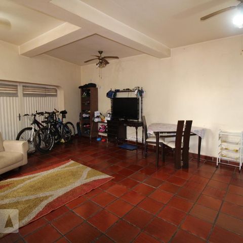 Casa para alugar com 250m², 5 quartos e 4 vagasGaragem interna e área de serviço