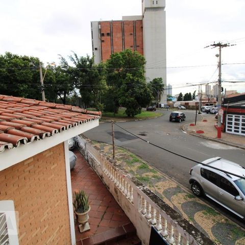 Casa para alugar com 250m², 5 quartos e 4 vagasVista (piso superior)