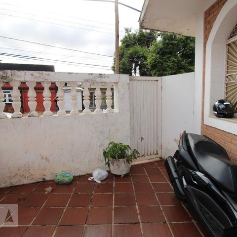 Casa para alugar com 250m², 5 quartos e 4 vagasQuintal