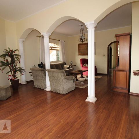 Casa para alugar com 250m², 5 quartos e 4 vagasSala